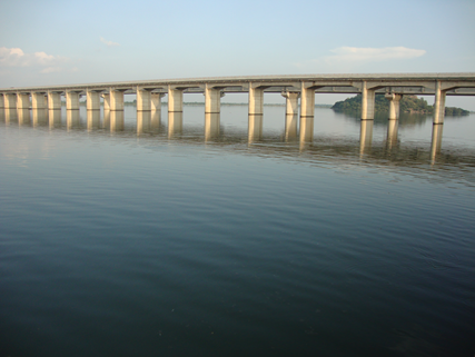 Fig: A view of Krishna river in spate at Beechpally ghat, NH 7 in Mahabubnagar district